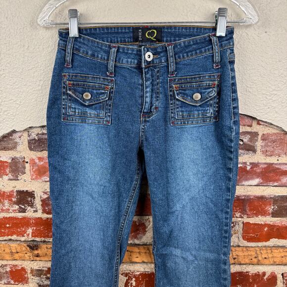 Vintage Quick Jeans Size 27 Medium Wash Mid Rise Bareback Flare Leg Cute Y2K - Picture 2 of 5
